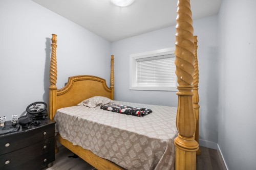 8530 Forest Gate Drive, Chilliwack, BC - Indoor Photo Showing Bedroom