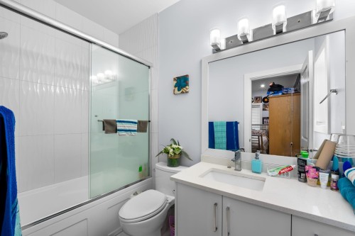 8530 Forest Gate Drive, Chilliwack, BC - Indoor Photo Showing Bathroom