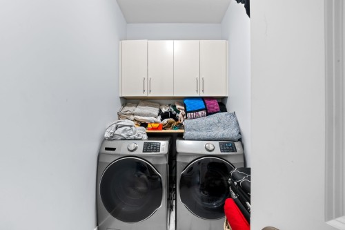 8530 Forest Gate Drive, Chilliwack, BC - Indoor Photo Showing Laundry Room