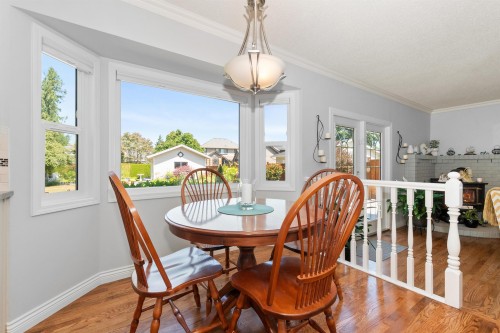 6755 Henry Street, Chilliwack, BC - Indoor Photo Showing Dining Room