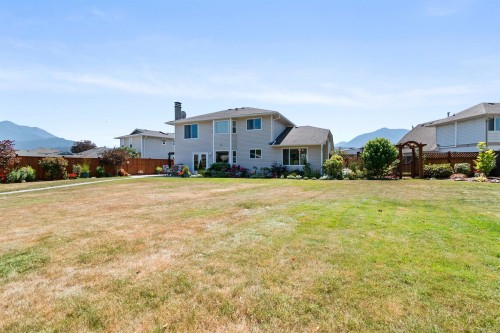 6755 Henry Street, Chilliwack, BC - Outdoor