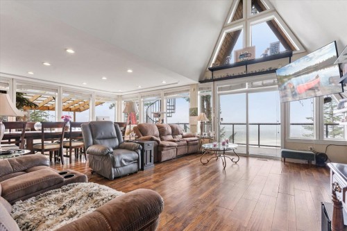 3429 Lougheed Highway, Agassiz, BC - Indoor Photo Showing Living Room