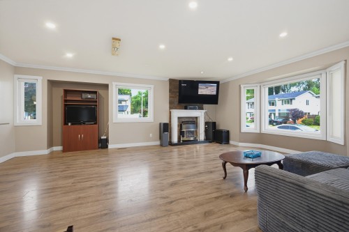 8432 Piper Crescent, Chilliwack, BC 