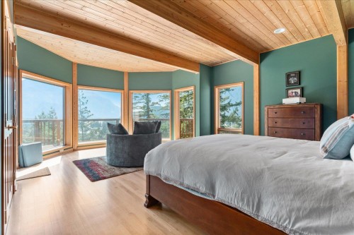 21377 Thacker Mtn Road, Hope, BC - Indoor Photo Showing Bedroom