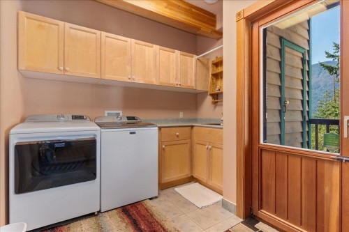 21377 Thacker Mtn Road, Hope, BC - Indoor Photo Showing Laundry Room