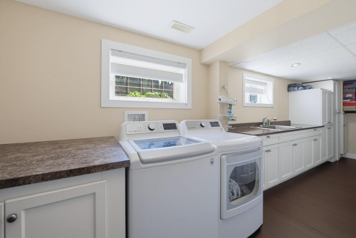 45780 Berkeley Avenue, Chilliwack, BC - Indoor Photo Showing Laundry Room