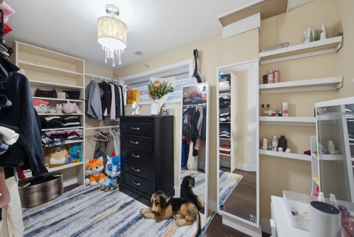 45780 Berkeley Avenue, Chilliwack, BC - Indoor With Storage
