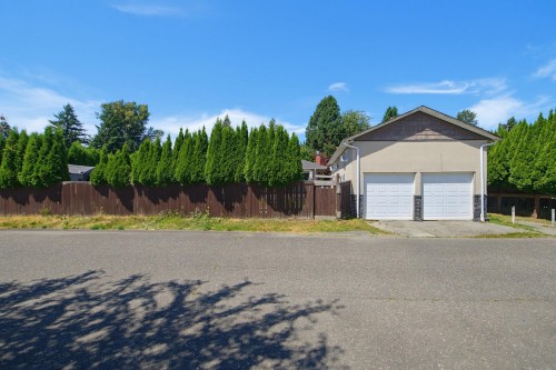 45780 Berkeley Avenue, Chilliwack, BC - Outdoor