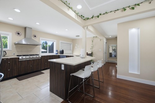 45780 Berkeley Avenue, Chilliwack, BC - Indoor Photo Showing Kitchen