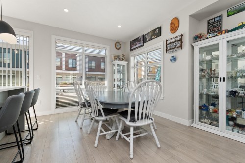 191-46150 Thomas Road, Chilliwack, BC - Indoor Photo Showing Dining Room