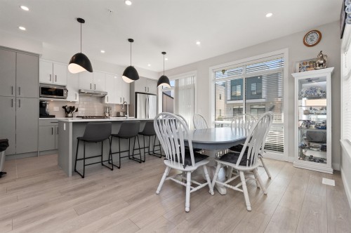 191-46150 Thomas Road, Chilliwack, BC - Indoor