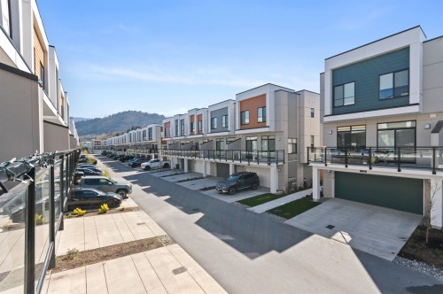 191-46150 Thomas Road, Chilliwack, BC - Outdoor