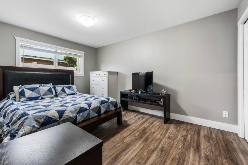 46479 Brooks Avenue, Chilliwack, BC - Indoor Photo Showing Bedroom