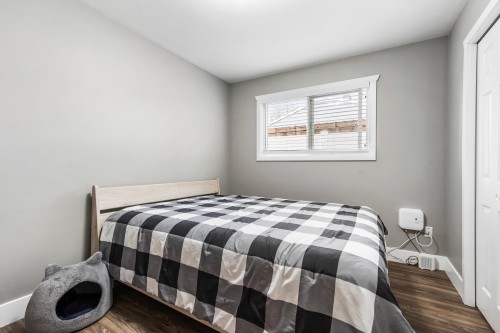 46479 Brooks Avenue, Chilliwack, BC - Indoor Photo Showing Bedroom