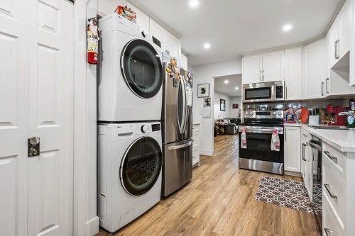 46479 Brooks Avenue, Chilliwack, BC - Indoor Photo Showing Laundry Room