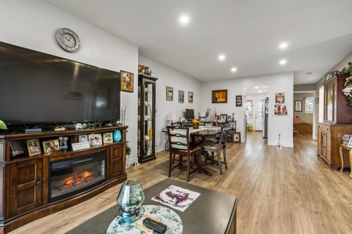 46479 Brooks Avenue, Chilliwack, BC - Indoor