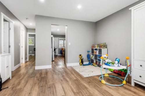 46479 Brooks Avenue, Chilliwack, BC - Indoor Photo Showing Other Room