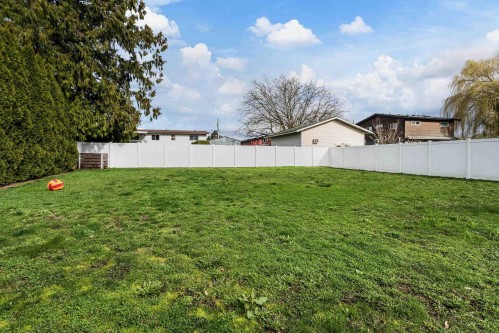 46479 Brooks Avenue, Chilliwack, BC - Outdoor