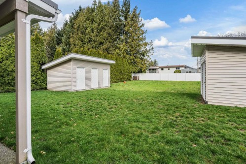 46479 Brooks Avenue, Chilliwack, BC - Outdoor