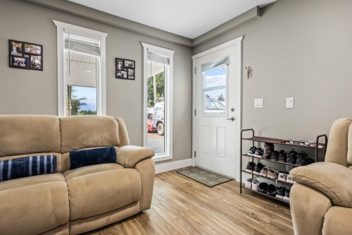 46479 Brooks Avenue, Chilliwack, BC - Indoor