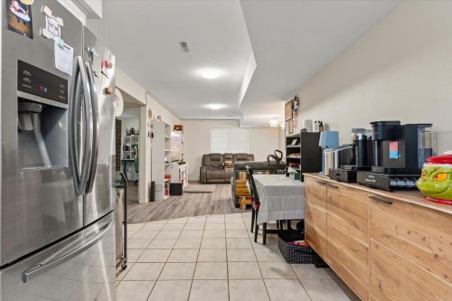 5635 Viewpoint Place, Chilliwack, BC - Indoor Photo Showing Other Room