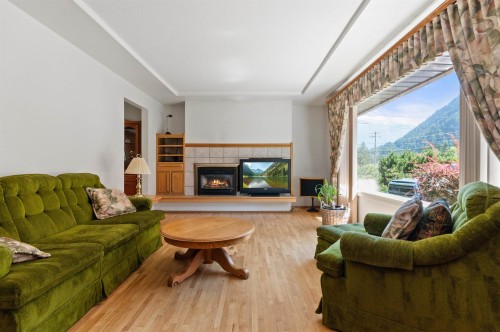 19899 Silverhope Road, Hope, BC - Indoor Photo Showing Living Room With Fireplace