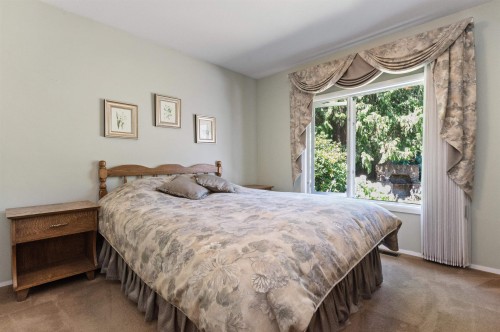 19899 Silverhope Road, Hope, BC - Indoor Photo Showing Bedroom