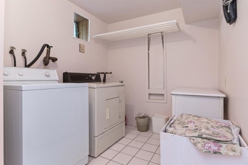 19899 Silverhope Road, Hope, BC - Indoor Photo Showing Laundry Room