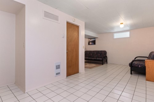 19899 Silverhope Road, Hope, BC - Indoor