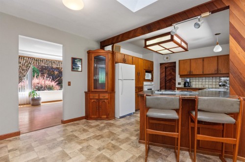 19899 Silverhope Road, Hope, BC - Indoor Photo Showing Kitchen