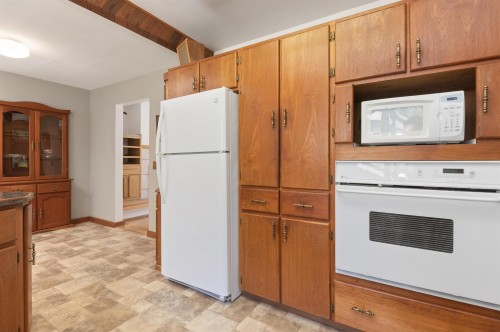 19899 Silverhope Road, Hope, BC - Indoor Photo Showing Kitchen