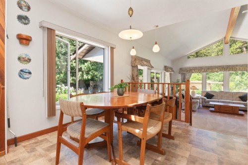 19899 Silverhope Road, Hope, BC - Indoor Photo Showing Dining Room