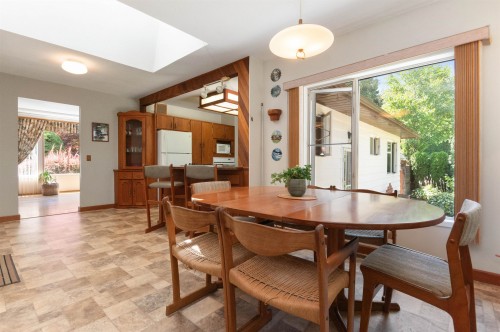 19899 Silverhope Road, Hope, BC - Indoor Photo Showing Dining Room