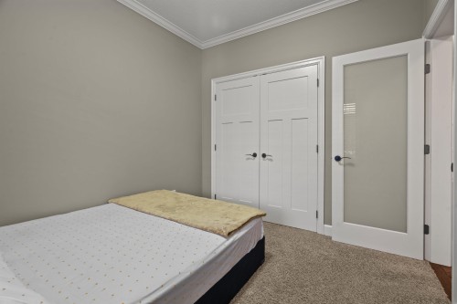 8512 Bradshaw Place, Chilliwack, BC - Indoor Photo Showing Bedroom