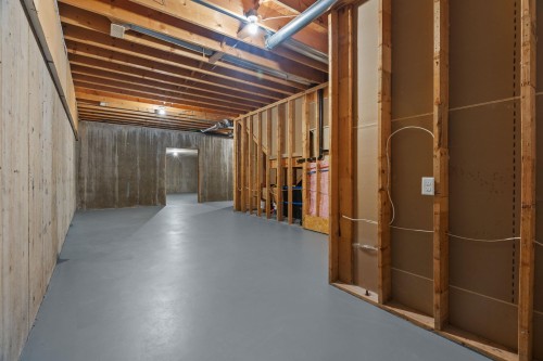 8512 Bradshaw Place, Chilliwack, BC - Indoor Photo Showing Basement