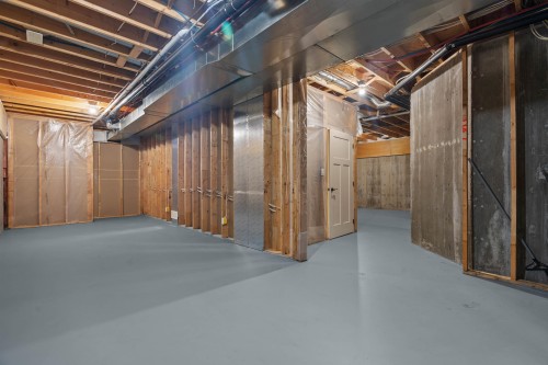 8512 Bradshaw Place, Chilliwack, BC - Indoor Photo Showing Basement