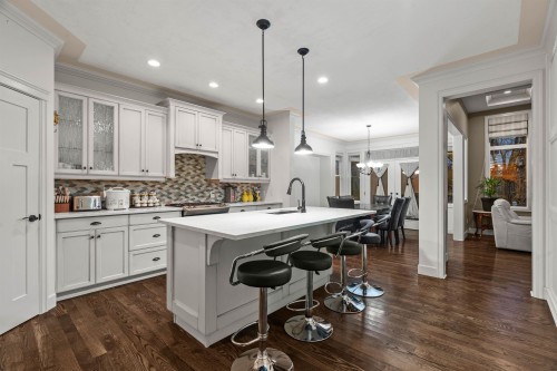 8512 Bradshaw Place, Chilliwack, BC - Indoor Photo Showing Kitchen With Upgraded Kitchen