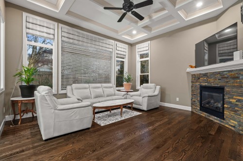 8512 Bradshaw Place, Chilliwack, BC - Indoor Photo Showing Living Room With Fireplace