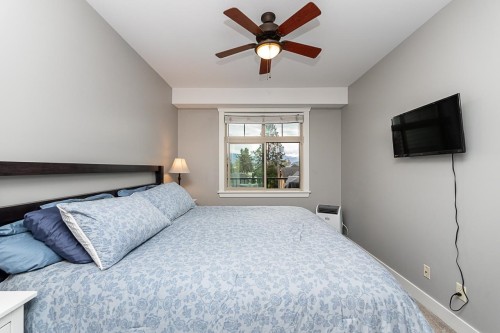 204-46021 Second Avenue, Chilliwack, BC - Indoor Photo Showing Bedroom
