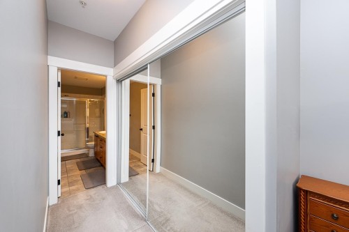 204-46021 Second Avenue, Chilliwack, BC - Indoor Photo Showing Other Room