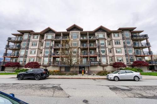 204-46021 Second Avenue, Chilliwack, BC - Outdoor With Facade