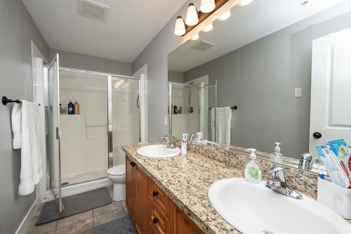 204-46021 Second Avenue, Chilliwack, BC - Indoor Photo Showing Bathroom