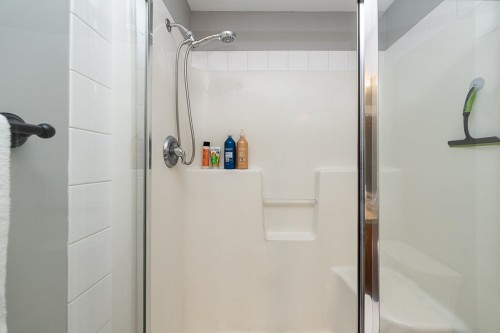 204-46021 Second Avenue, Chilliwack, BC - Indoor Photo Showing Bathroom