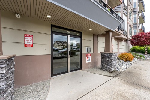 204-46021 Second Avenue, Chilliwack, BC - Outdoor