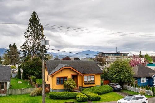 204-46021 Second Avenue, Chilliwack, BC - Outdoor