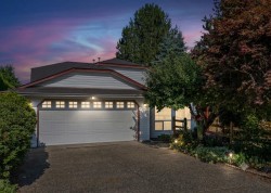 5709 Stonehaven Street Chilliwack, BC V2R 3Y6