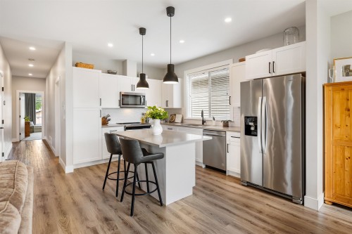 10392 Wedgewood Drive, Chilliwack, BC - Indoor Photo Showing Kitchen With Upgraded Kitchen