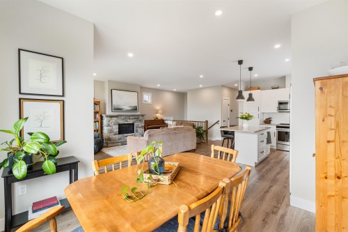10392 Wedgewood Drive, Chilliwack, BC - Indoor Photo Showing Dining Room