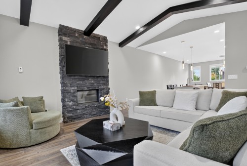 7-5665 Promontory Road, Chilliwack, BC - Indoor Photo Showing Living Room With Fireplace