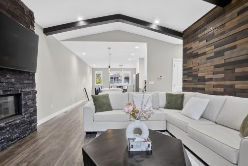 7-5665 Promontory Road, Chilliwack, BC - Indoor Photo Showing Living Room With Fireplace